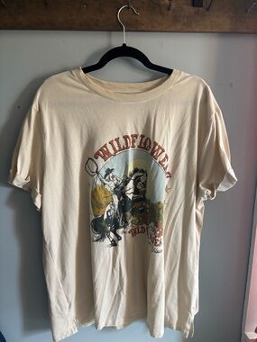 Maurices Cream Wildflower Graphic Crewneck Tee